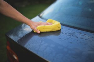 Víte, jak správně umýt automobil?
