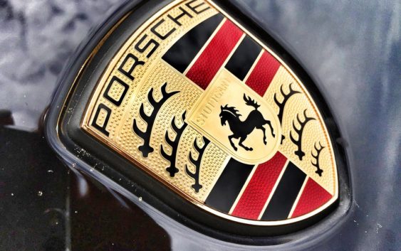 Příběh vydraženého Porsche za 1,6 miliardy, které se nakonec neprodalo