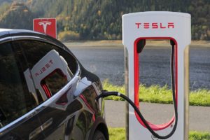 Jak je to s nabíjením elektromobilů u nás?