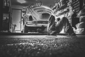 Jak ušetřit na opravě aut?